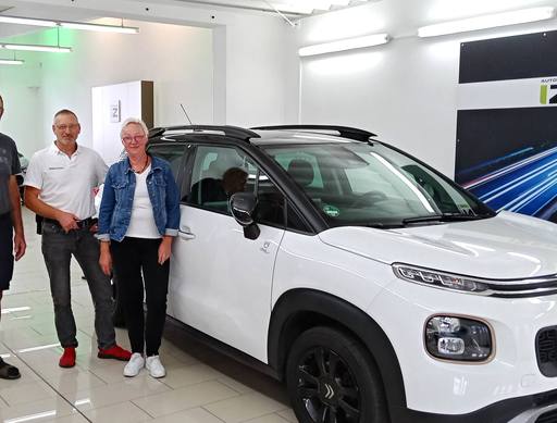 Bild: September 2025: Herzlichen Glückwunsch Familie Müller zu ihrem neuen Auto.
