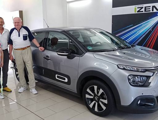 Bild: August 2025: Herzlichen Glückwunsch Familie Pöpplen zu ihrem neuen Auto.

