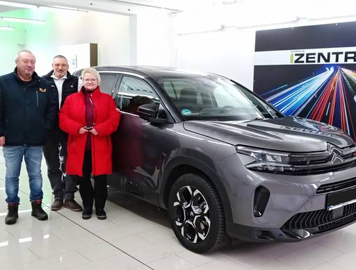 Bild: Januar 2026: Herzlichen Glückwunsch Familie Szaj zu ihrem neuen Auto.
