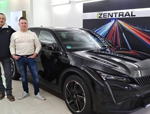 Bild: Januar 2026: Herzlichen Glückwunsch Herr Hetzer zu Ihrem neuen Auto.
