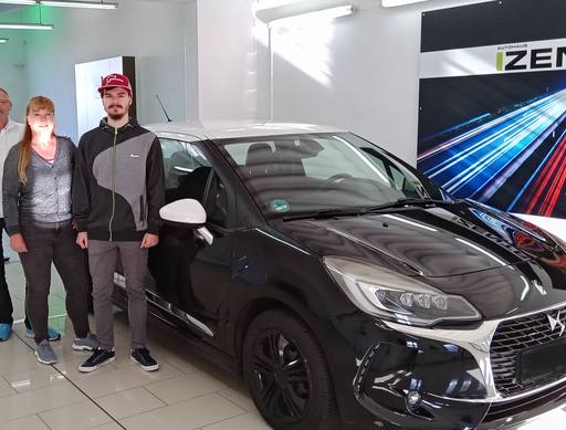 Bild: September 2025: Herzlichen Glückwunsch Herr Salzmann zu Ihrem neuen Auto.
